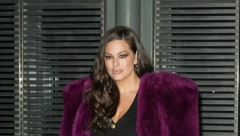 IMA 92 KILOGRAMA I PONOSNO ŠETA U MINIĆU Sve se vidi, i celulit i strije, ali ono što najviše grmi iz nje je samopoudanje