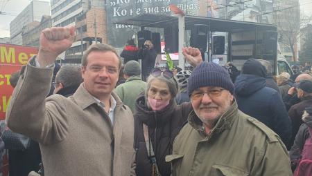 UKRAJINSKI LOBISTA PREDVODIO PROTESTE! NATO ekipa i Vuk Jeremić na istom zadatku! (FOTO)