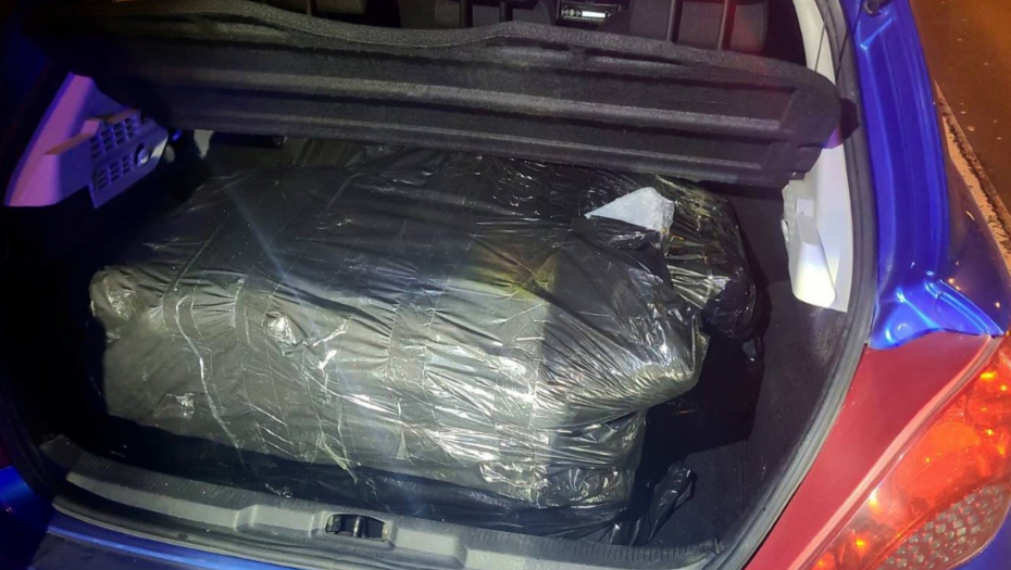 UHAPŠEN NARKO-DILER IZ PODUJEVA U kolima krio 14 kilograma droge!