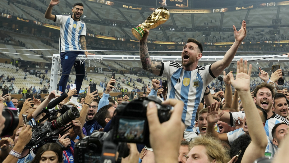 VANREDNA SITUACIJA U ARGENTINI Opšti haos u državi zbog Mesija, narod se digao na noge jer kriminalci prete fudbaleru (FOTO)