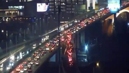 NEZAPAMĆENA GUŽVA U BEOGRADU, SVE STOJI Između vozila nema gde igla da padne (FOTO/VIDEO)