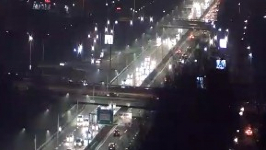 KARAMBOL NA AUTOPUTU U BEOGRADU Troje povređenih u lančanom sudaru, stvorile se ogromne kolone (FOTO/VIDEO)