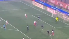 NAVIJAČI POLUDELI Ovako je Zvezda povela na derbiju: Vigo pucao na "grobare" (VIDEO)