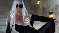 DARA BUBAMARA SE PONOVO UNAKAZILA U FOTOŠOPU Pevačica kao razelektrisani molekul, svi joj se smeju, držaćete se za stomak kada vidite sada ovo! (FOTO)
