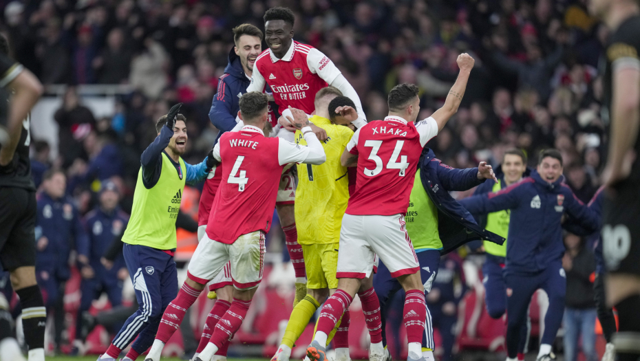 OVAKO SE OSVAJAJU TITULE Arsenal u 98. minutu sa 0:2 do 3:2 i ludnicu u Londonu, Čelsi konačno, Vulvsi iznenadili Totenhem