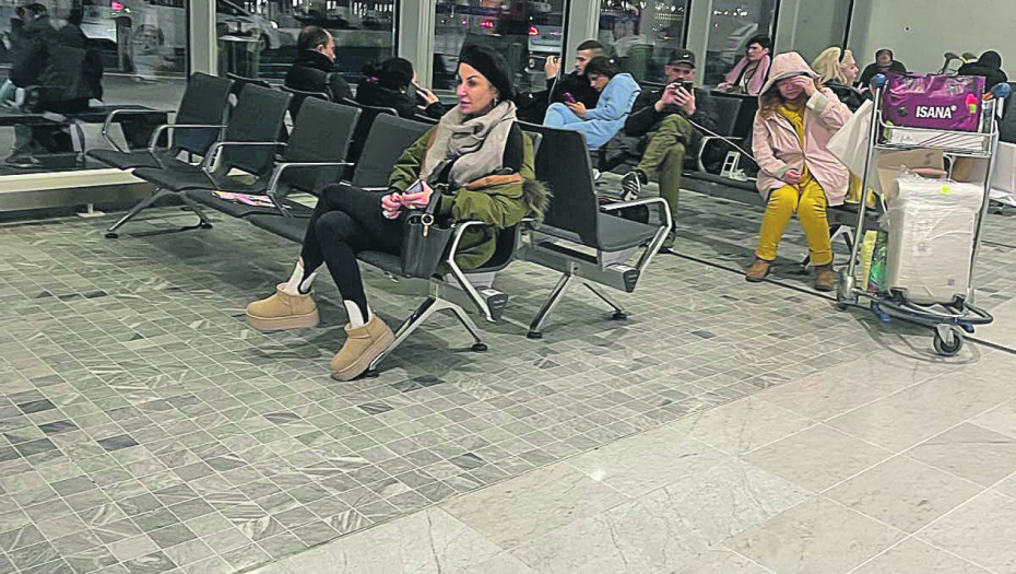 PAPARAZZO ALO! Dizajnerka Suzana Perić zbog greške na aerodromu morala da kešira pozmašnu sumu, evo šta joj se desilo (FOTO)
