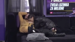 ZA NJU NE POSTOJI DOSTOJANSTVO Anđela Đuričić se ponovo ponizila, klekla pred Zvezdanom i dokazala mu da može da se igra s njom!