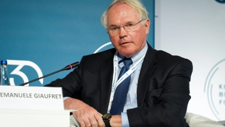 AMERIČKI AMBASADOR USLOVLJAVA NAŠU ZEMLJU "Srbija zbog toga plaća visoku cenu"