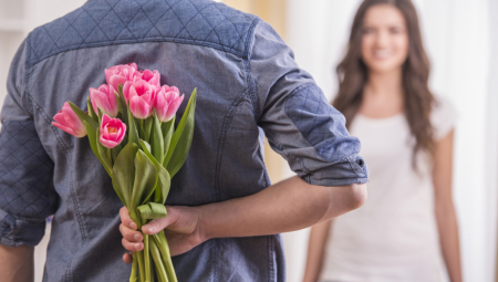 DONOSI BAKSUZ I NESREĆU Ovo cveće za 8. mart nikako ne poklanjajte