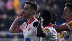 SPEKTAKULARNA FUDBALSKA PREDSTAVA U BAČKOJ TOPOLI Nestanak struje, velika borba i Pešićeva dva "hica" za pobedu Zvezde protiv TSC-a (VIDEO)