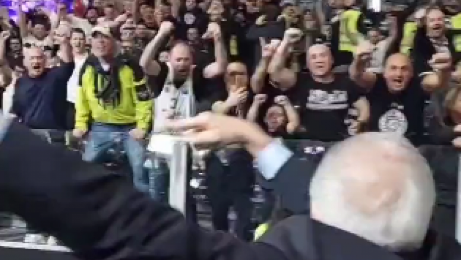 LUDNICA U BOLONJI Željko slavio sa "grobarima", a onda rukom pokazao u jednom pravcu (VIDEO)