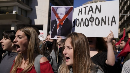 GRČKA POD TOTALNOM BLOKADOM! Opšti haos na ulicama Atine, žestoki obračuni u Solunu!