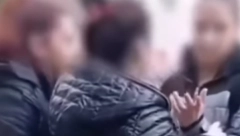 OGLASIO SE DIREKTOR ŠKOLE GDE JE DEVOJČICA ŠAMARALA VRŠNJAKINJU ''Ta učenica je problematična - saradnja s roditeljima je problem'' (VIDEO)