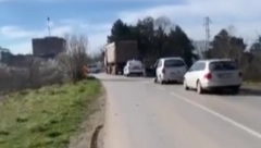 PRVI SNIMCI STRAŠNE TRAGEDIJE Motociklista poginuo na ulazu u Bački Petrovac! (VIDEO)