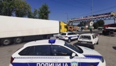 DETALJI NESREĆE U BAČKOM PETROVCU Sleteo sa puta, udario u saobraćajni znak! (VIDEO)