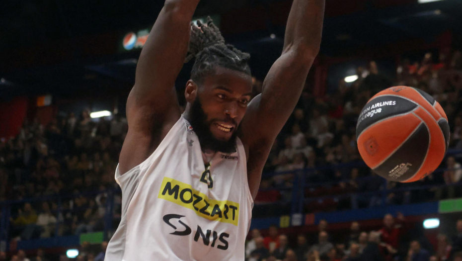 NAGRADA ZA CENTRA CRNO-BELIH Lesor posle sjajne partije u derbiju proglašen za MVP-ja kola