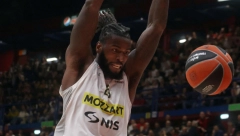 NAGRADA ZA CENTRA CRNO-BELIH Lesor posle sjajne partije u derbiju proglašen za MVP-ja kola