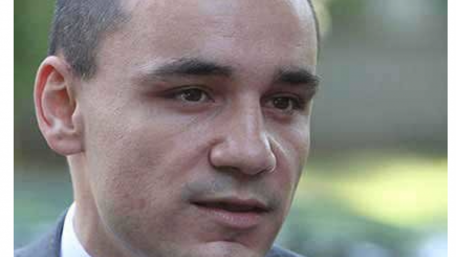 SLUČAJ POLITIČARA OSUMNJIČENOG ZA SILOVANJE MANEKENKE  Devojka  iznela sve detalje! Dobila "poseban status"