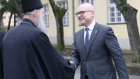 Patrijarh Porfirije uručio ikone izrađene u manastiru Kovilj Gardi Vojske Srbije