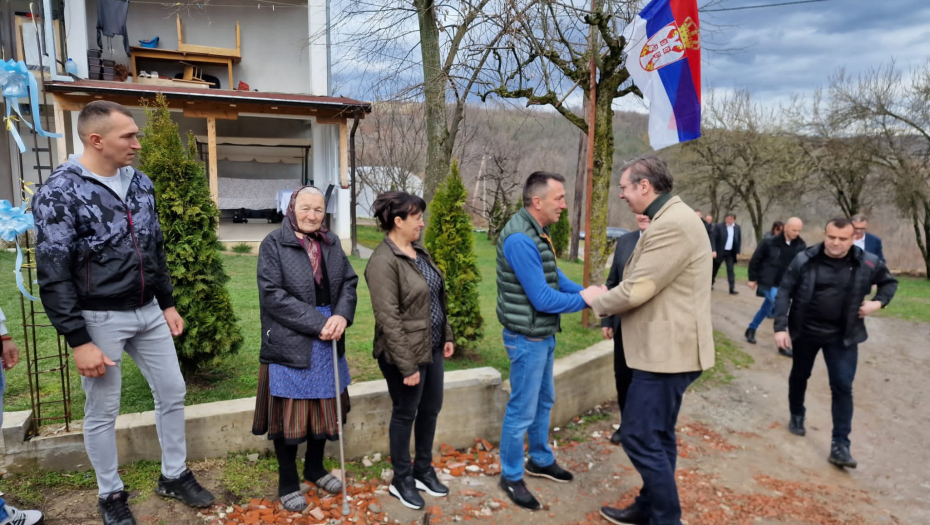 VUČIĆ OBRADOVAO POLJOPRIVREDNIKE  Veća podrška države za uvećanje stočnog fonda