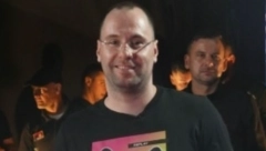 TAJNA KOMUNIKACIJA PREKO PAPIRIĆA? Kamere sve snimale, Zvezdan uzeo ceduljicu od Lepog Miće?