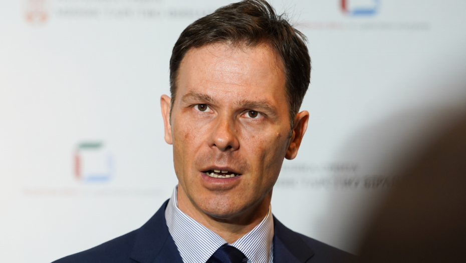 MALI NOKAUTIRAO ĆULIBRKA Cenu vašeg neznanja platili su građani Srbije!