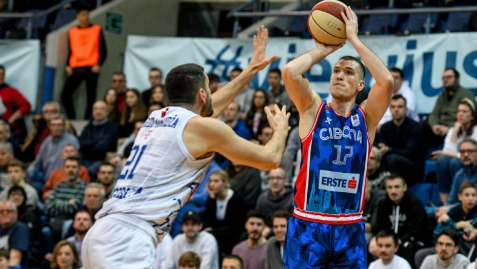 ŠTRAJK I DRAMA Pobedili Zvezdu, sada su pred gašenjem - Crnilo u Ciboni