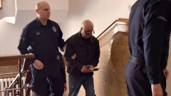 POGNUTE GLAVE, U TRENERCI: Džonić doveden u sud, danas svedoče policajci