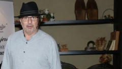 LJUBAVNI ŽIVOT RAMBA AMADEUSA: Suprugu ostavio zbog studentkinje nemačkog, rodila mu troje dece, a sada živi sa njegovim kumom