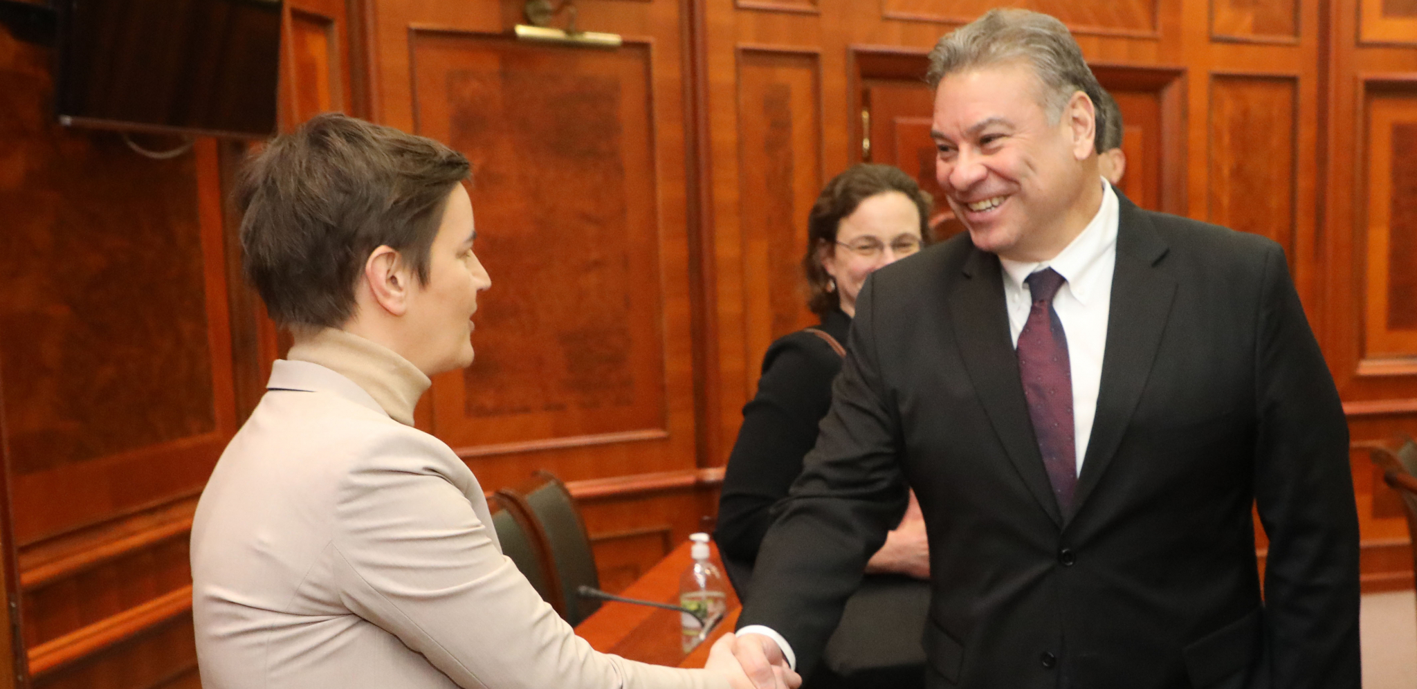 PREDSEDNICA VLADE JASNO ISTAKLA CILJEVE SRBIJE Premijerka Brnabić sastala se sa Eskobarom (FOTO)