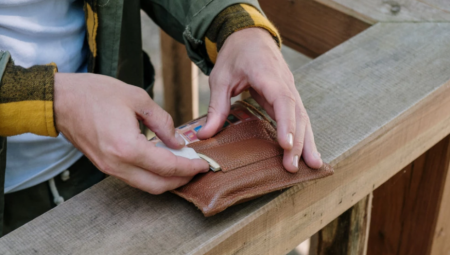 STUDENTU MARKU SKINULI 2.000 € SA KARTICE: Njegovim novcem rezervisali helikopter, a ovo je epilog priče