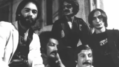 DVE LJUBAVI, DVE TUŽNE SUDBINE Priča koja se krije iza pesme "Bacila je sve niz reku", rasplakala bi i kamen