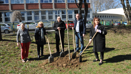 SAVSKI VENAC BOGATIJI ZA 20 STABALA PLATANA Zaštita životne sredine i ozelenjavanje primarni faktor u daljem razvoju opštine