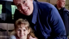 NIJE HTELA KOD LEKARA Mala Valentina Milović sa slomljenom rukom dočekala predsednika Vučića (FOTO)