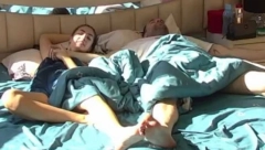 PONOVO POKAZALA FETIŠ! Dok Zvezdan spava, Anđela mu u krevetu radi ovo (FOTO)