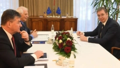 OHRIDSKI MARATON UŠAO U 10. SAT RAZGOVORA Obradović, g-đa Stamenkovski i Miloš Francuz u crkvi mole Boga da Vučić potpiše! (FOTO)