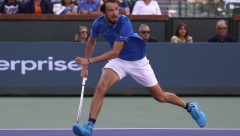 ŠOU MEDVEDEVA I TIJAFOA Rus iskoristio osmu meč loptu i plasirao se u finale Indijan Velsa