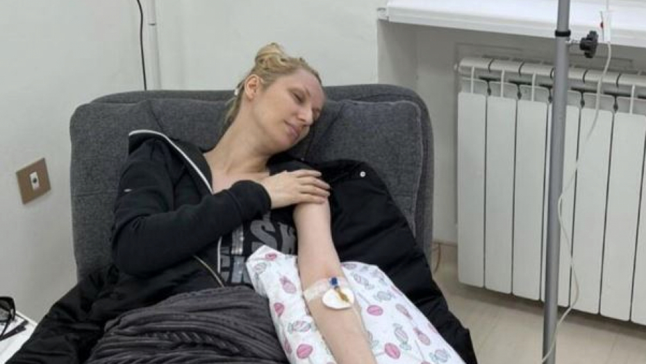 "OVO ŠTO MI DAJU U VENU JE MOKRAĆA" Rada šokirala odgovorom, pa pomenula čime se još leči (FOTO)