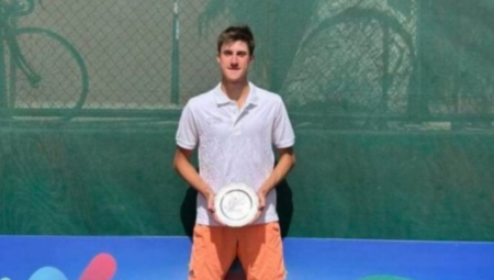 SRBIJA IMA TENISERA U TOP 10 O njemu će se tek pričati, osvojio titulu, pa ušao među najbolje juniore sveta