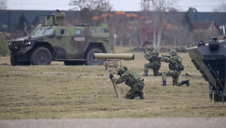 UPOZORENJE VOJSKE SRBIJE Zabranjuje se kretanje, zadržavanje i boravak ljudi u ovoj oblasti