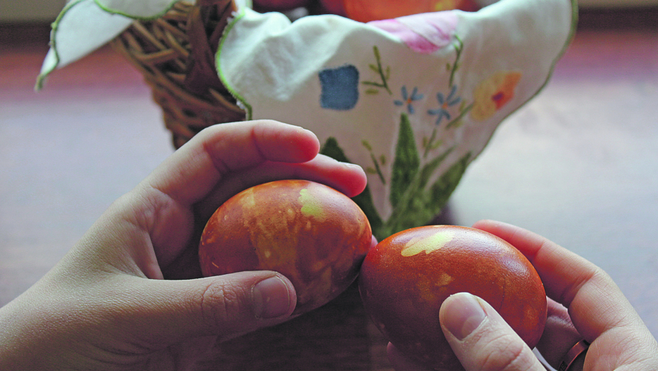 EVO KAKO DA ODABERETE NAJJAČE JAJE Pomoći će vam jednostavan trik sa zubima