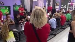 ODMAH IM ZABIBERILA ČORBU Zorica Marković poslala ovaj kontraverzni par u izolaciju