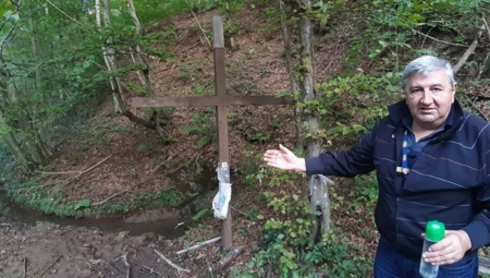 VERUJE SE DA JE OVAJ IZVOR U SRBIJI ČUDESNO LEKOVIT Meštani otkrivaju ko sve pored slabovidih, na tom mestu traži spas