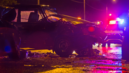 JEZIVA SAOBRAĆAJKA NA ZRENJANISKOM PUTU Automobil potpuno smrskan (FOTO)