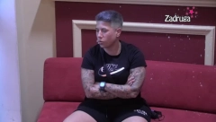 OPKOLILE JE Šarmen i Anita ponosno stoje pored Matore, ovako su pozirale za Vaskršnje fotografisanje!