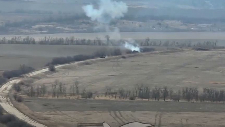 SAMOUBILAČKI JURIŠ UKRAJINSKOG PUKA! Gas preko polja, ginu u sekundi, kamera sve zabeležila! (VIDEO)