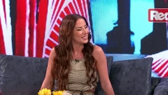 PEVAČICA SKINULA CRNINU, PA POKAZALA TELO U BIKINIJU Sahranu muža jedva je preživela, a evo gde se sada nalazi Cipka