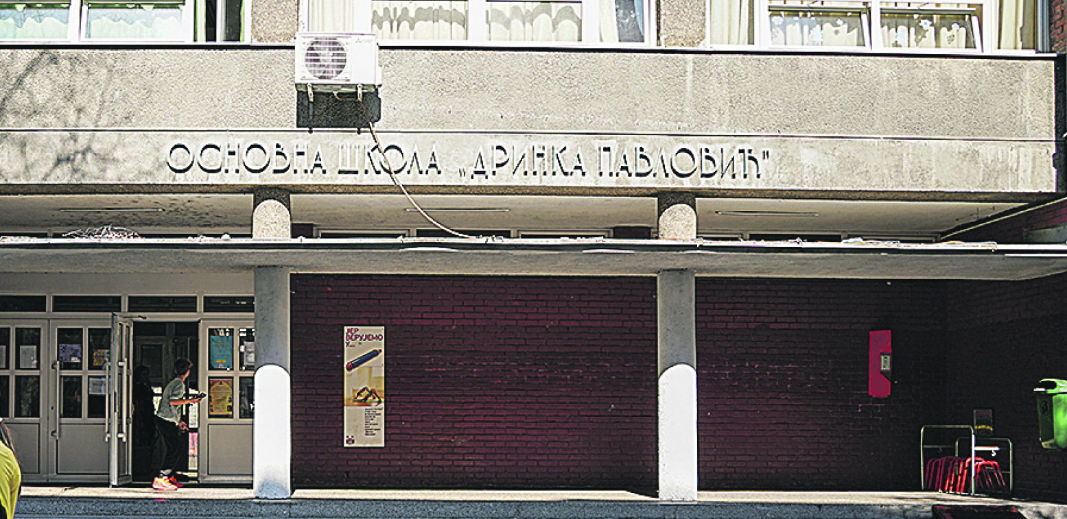 DOJAVE O BOMBAMA U SRBIJI Na meti škole širom Beograda, policijske ekipe na terenu