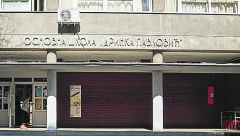 DOJAVE O BOMBAMA U SRBIJI Na meti škole širom Beograda, policijske ekipe na terenu