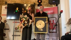 URUČENA ZLATNA PLOČA GRUPI "ZANA" Žika se uz emotivne stihove prisetio Marine Tucaković, najzahvalniji su njoj za uspeh grupe